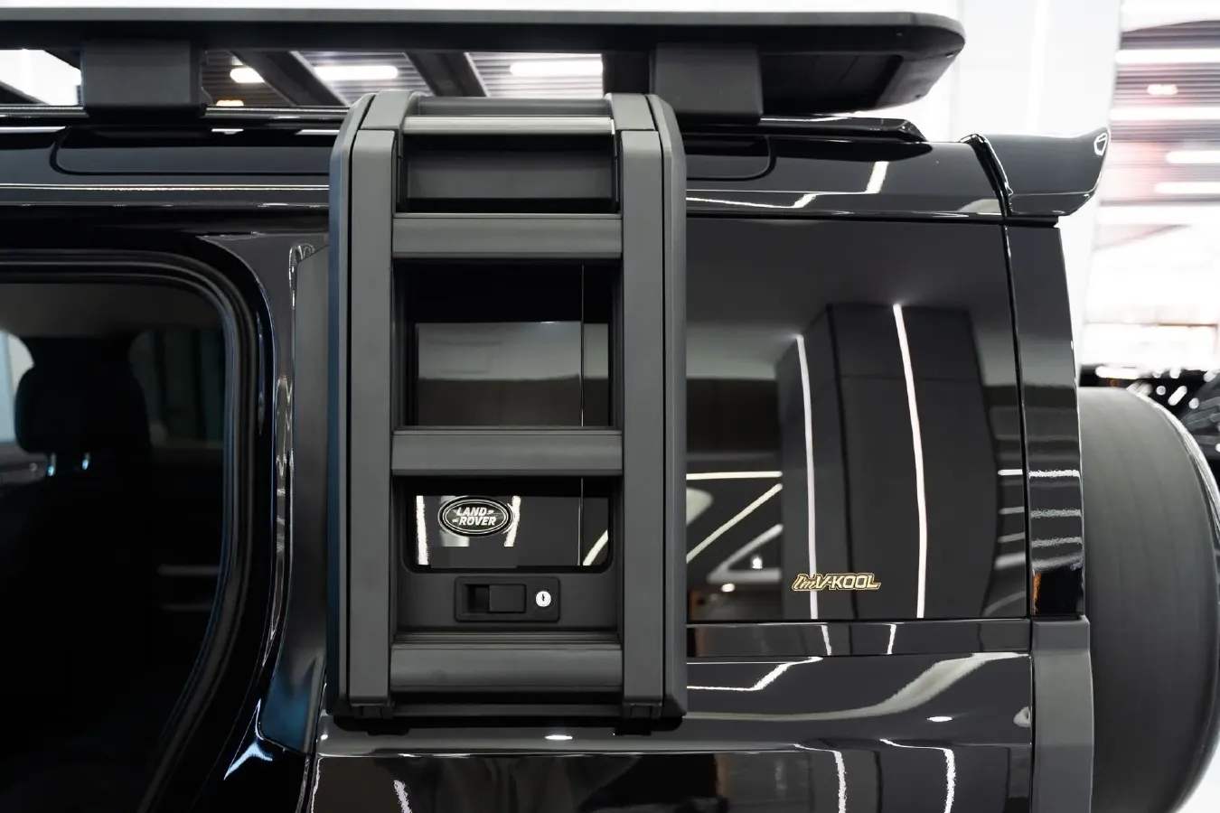 2022 Land Rover Defender 3.0T 400HP L6 8AT,autocango,china used car exporter,china ev exporter,chinese used car exporter,chinese used ev exporter