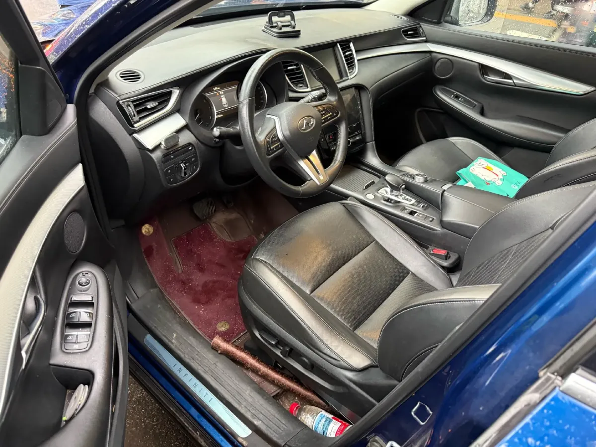 2018 Infiniti QX30 2.0T 211HP L4 7DCT,autocango,china used car exporter,china ev exporter,chinese used car exporter,chinese used ev exporter