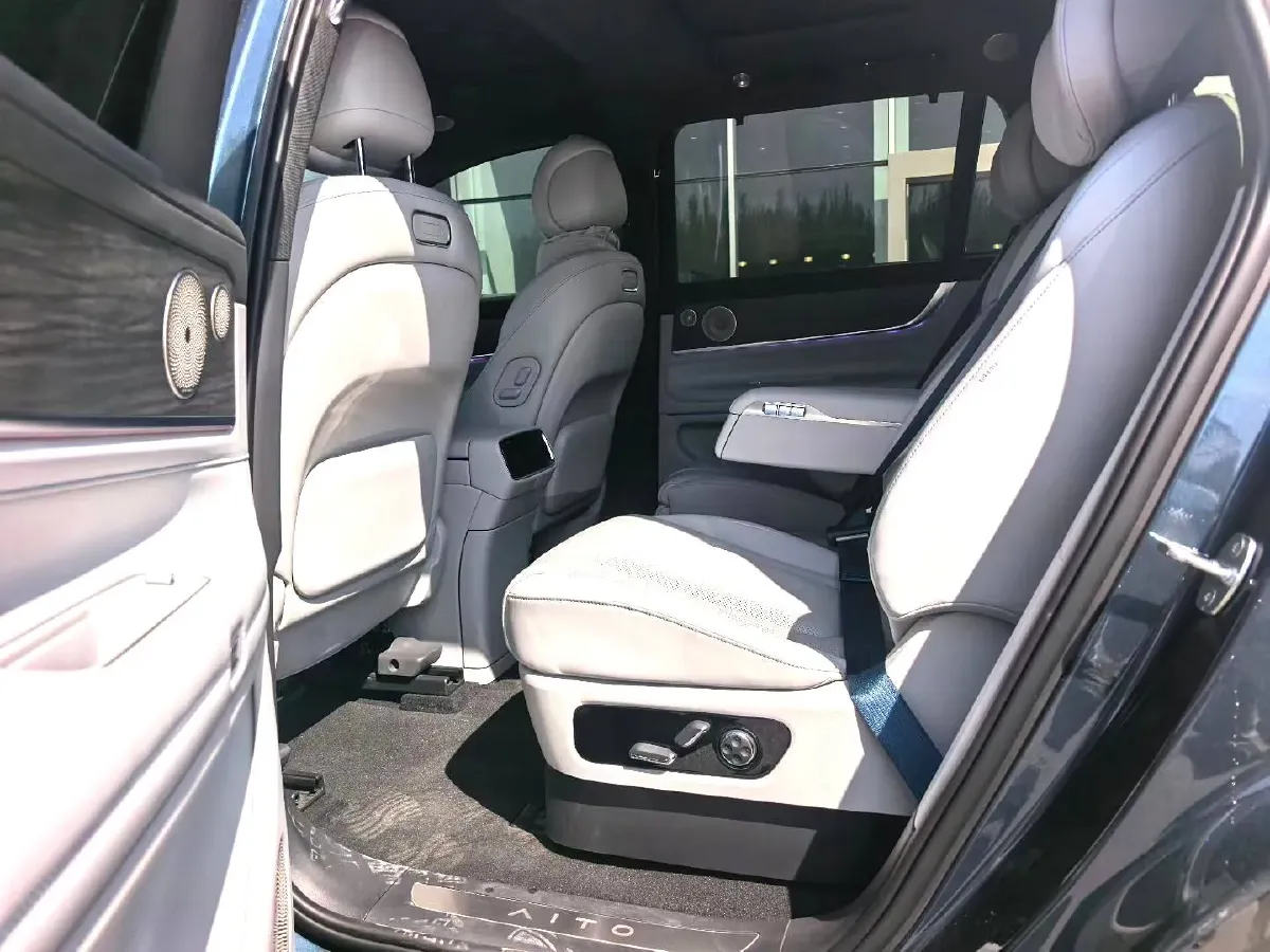 2024 AITO AITO M9 1.5T 152HP L4 REEV 42KWH,autocango,china used car exporter,china ev exporter,chinese used car exporter,chinese used ev exporter