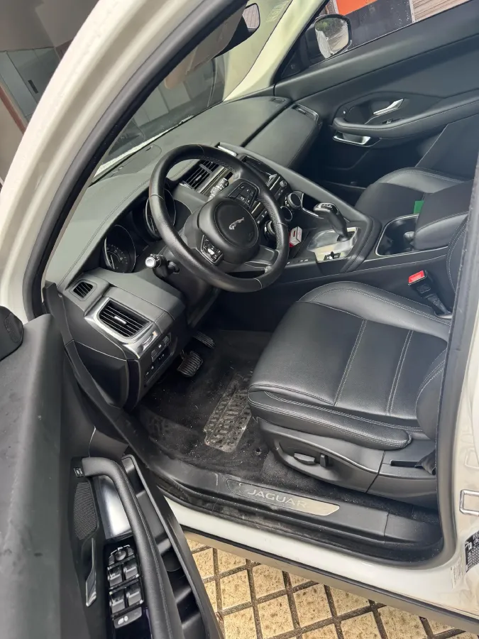 2018 Jaguar E-PACE 2.0T 249HP L4 9AT,autocango,china used car exporter,china ev exporter,chinese used car exporter,chinese used ev exporter