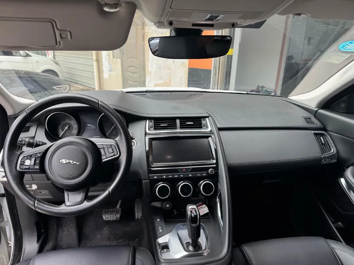2018 Jaguar E-PACE 2.0T 249HP L4 9AT,autocango,china used car exporter,china ev exporter,chinese used car exporter,chinese used ev exporter