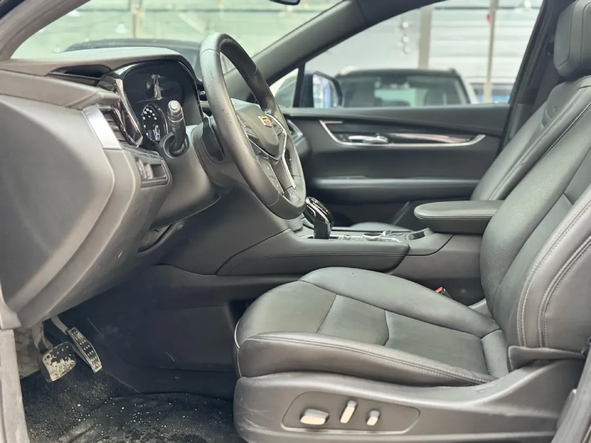 2022 Cadillac XT5 2.0T 237HP L4 9AT,autocango,china used car exporter,china ev exporter,chinese used car exporter,chinese used ev exporter