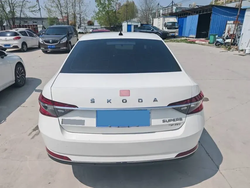 2019 Skoda Superb 2.0T 186HP L4 7DCT,autocango,china used car exporter,china ev exporter,chinese used car exporter,chinese used ev exporter