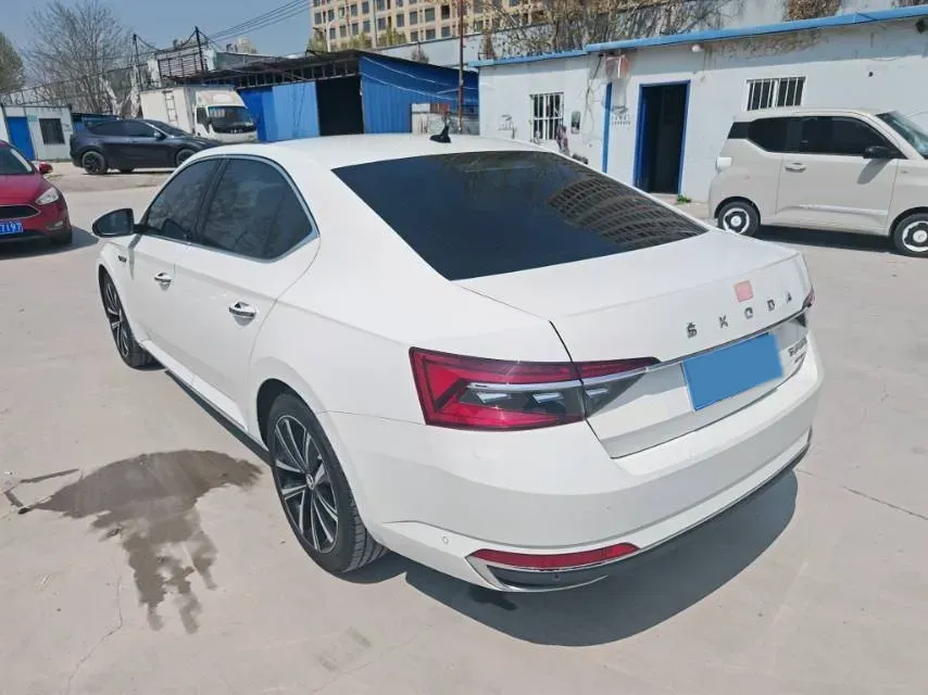 2019 Skoda Superb 2.0T 186HP L4 7DCT,autocango,china used car exporter,china ev exporter,chinese used car exporter,chinese used ev exporter