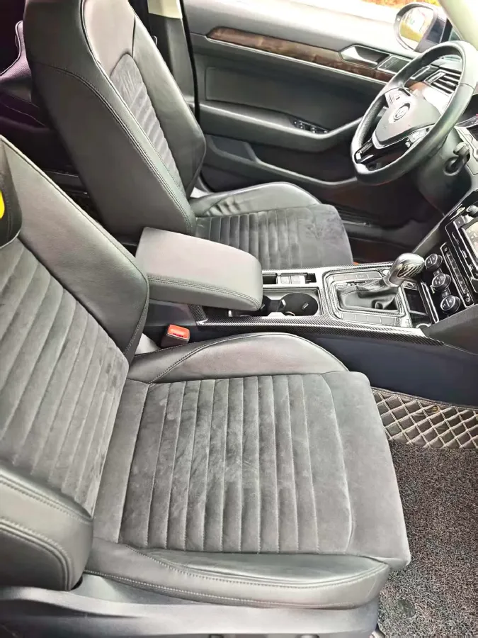 2018 Volkswagen Magotan 1.8T 180HP L4 7DCT,autocango,china used car exporter,china ev exporter,chinese used car exporter,chinese used ev exporter