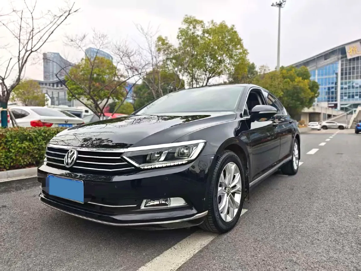 2018 Volkswagen Magotan 1.8T 180HP L4 7DCT,autocango,china used car exporter,china ev exporter,chinese used car exporter,chinese used ev exporter