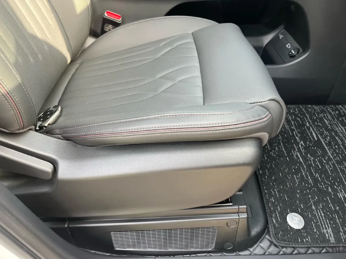 2024 GAC Trumpchi M8 2.0T 252HP L4 8AT,autocango,china used car exporter,china ev exporter,chinese used car exporter,chinese used ev exporter