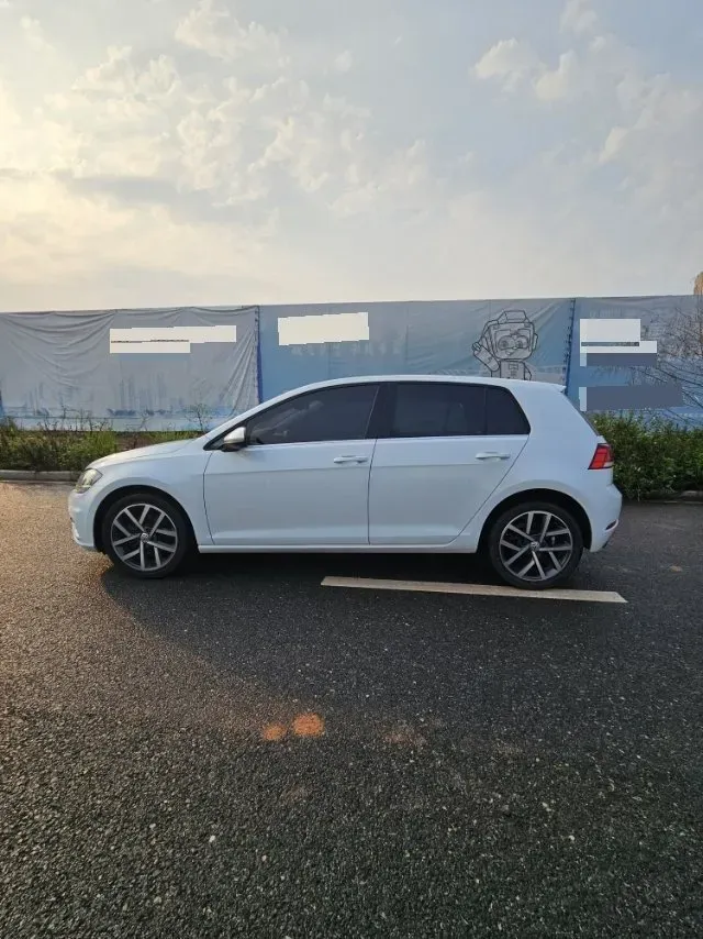 2020 Volkswagen Golf 1.2T 116HP L4 7DCT,autocango,china used car exporter,china ev exporter,chinese used car exporter,chinese used ev exporter