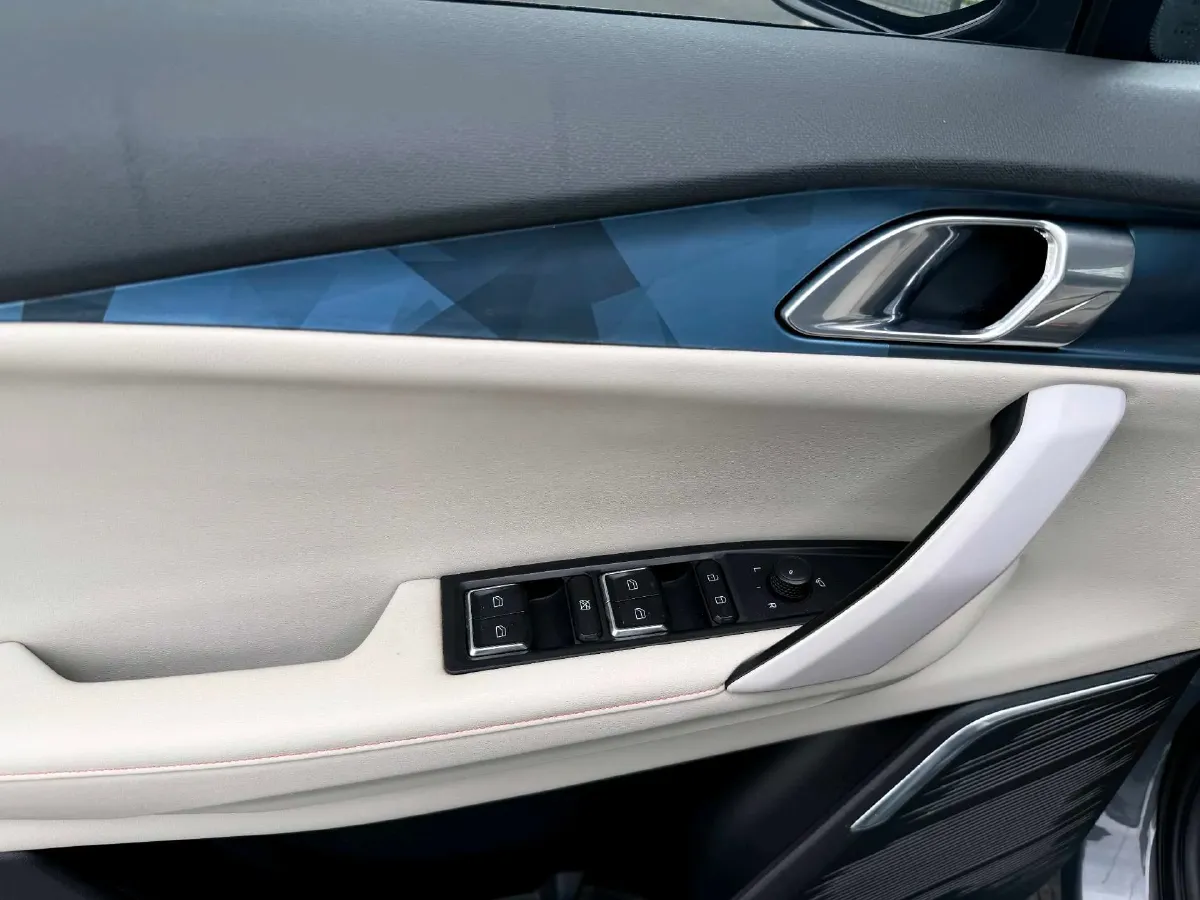 2020 LYNK&CO 06 1.5T 177HP L3 7DCT,autocango,china used car exporter,china ev exporter,chinese used car exporter,chinese used ev exporter