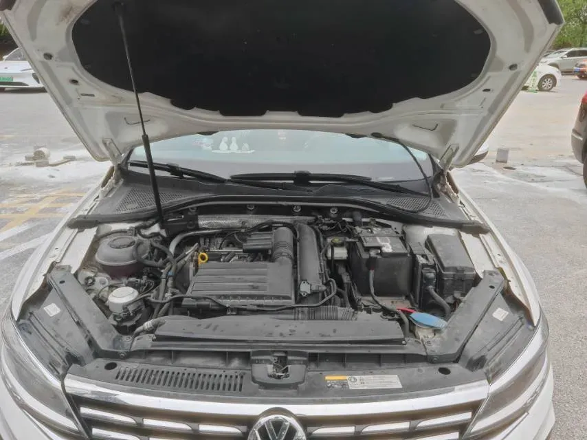 2021 Volkswagen T-Roc 1.4T 150HP L4 7DCT,autocango,china used car exporter,china ev exporter,chinese used car exporter,chinese used ev exporter