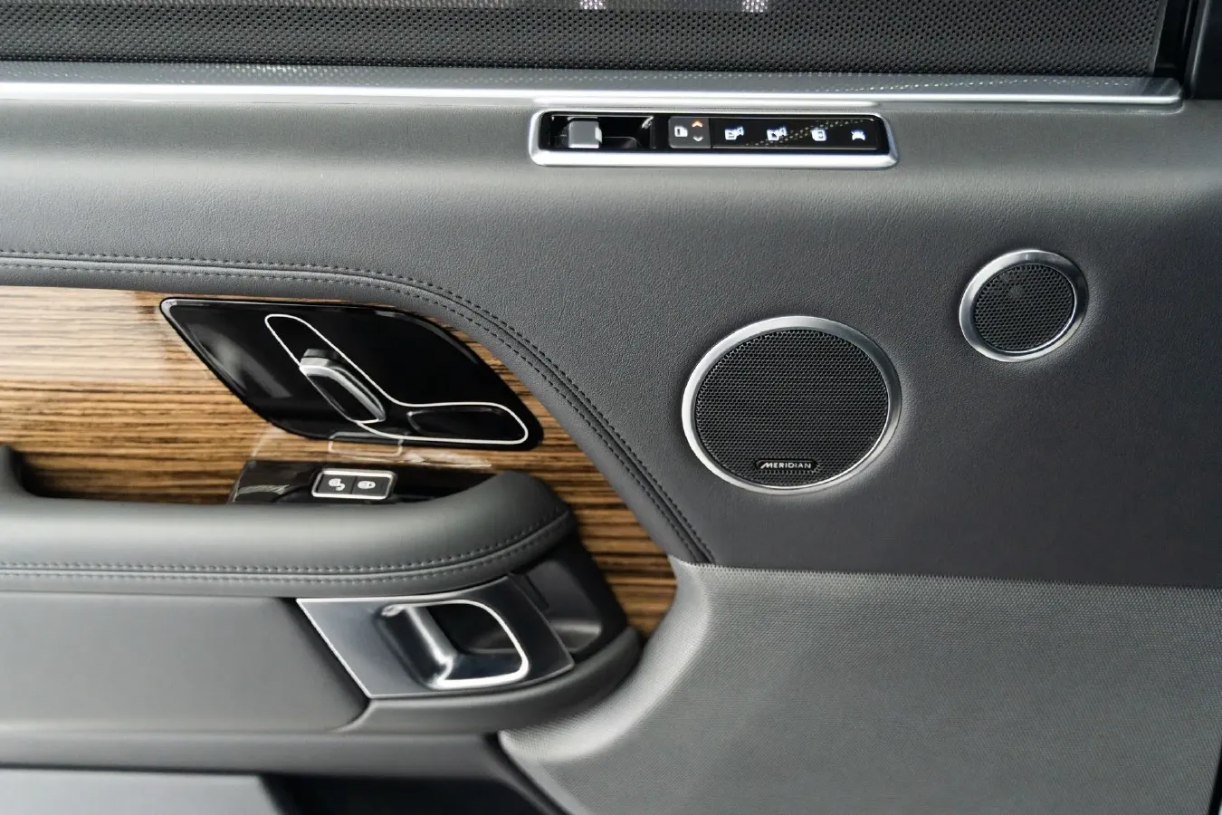 2019 Land Rover Range Rover 3.0T 381HP V6 8AT,autocango,china used car exporter,china ev exporter,chinese used car exporter,chinese used ev exporter