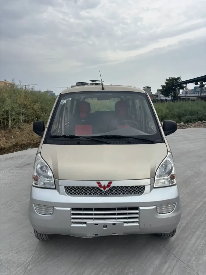 2019 WuLing RongGuang 1.5L 107HP L4 5MT,autocango,china used car exporter,china ev exporter,chinese used car exporter,chinese used ev exporter