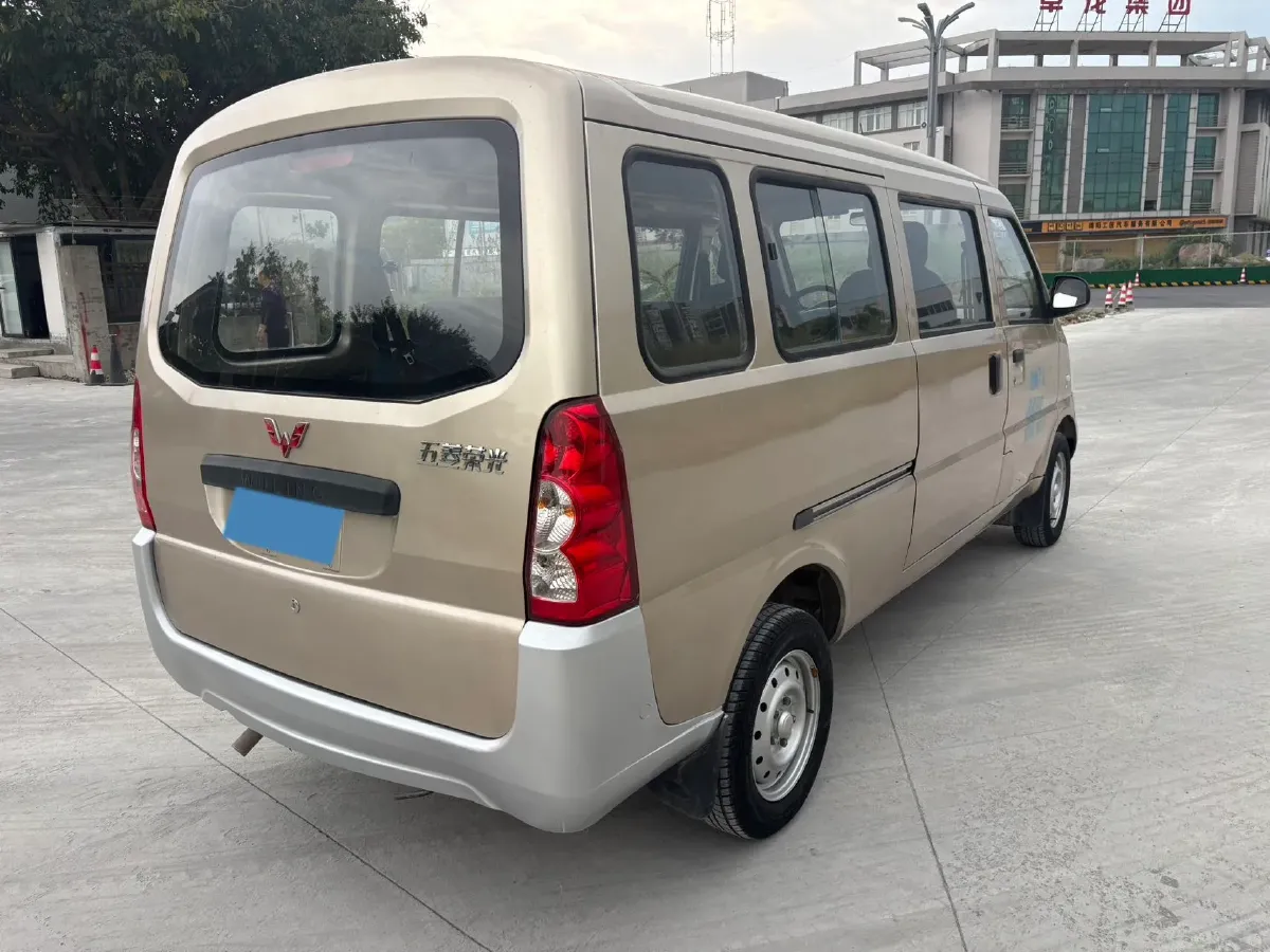2019 WuLing RongGuang 1.5L 107HP L4 5MT,autocango,china used car exporter,china ev exporter,chinese used car exporter,chinese used ev exporter