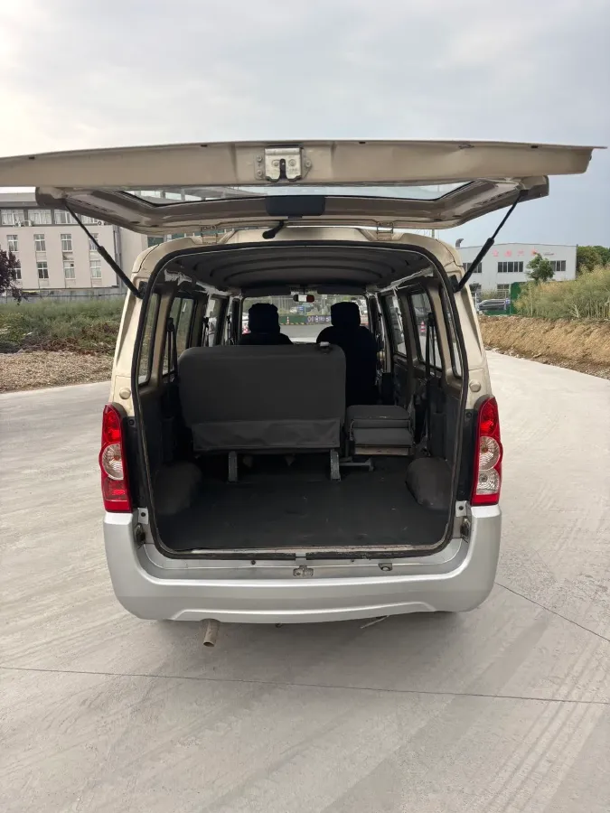 2019 WuLing RongGuang 1.5L 107HP L4 5MT,autocango,china used car exporter,china ev exporter,chinese used car exporter,chinese used ev exporter