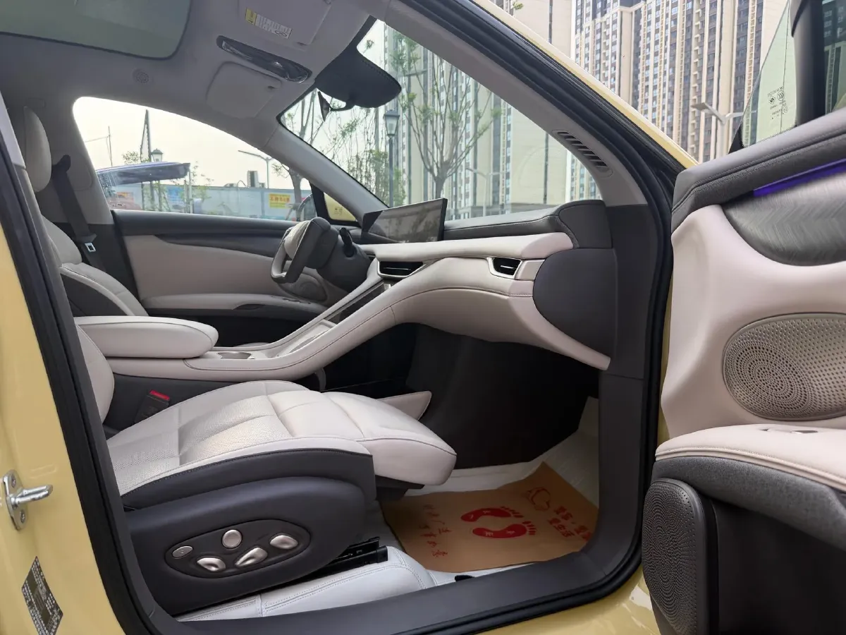 2025 IM LS6 BEV 75KWH,autocango,china used car exporter,china ev exporter,chinese used car exporter,chinese used ev exporter