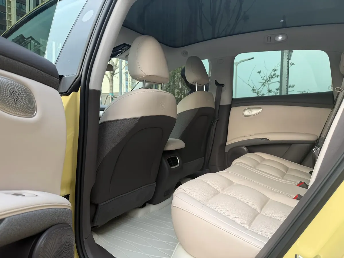 2025 IM LS6 BEV 75KWH,autocango,china used car exporter,china ev exporter,chinese used car exporter,chinese used ev exporter