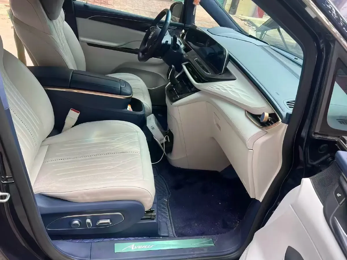 2022 Buick GL8 2.0T 237HP L4 9AT,autocango,china used car exporter,china ev exporter,chinese used car exporter,chinese used ev exporter
