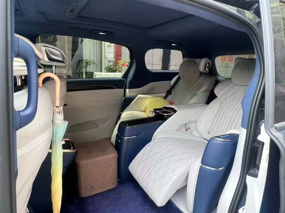 2022 Buick GL8 2.0T 237HP L4 9AT,autocango,china used car exporter,china ev exporter,chinese used car exporter,chinese used ev exporter