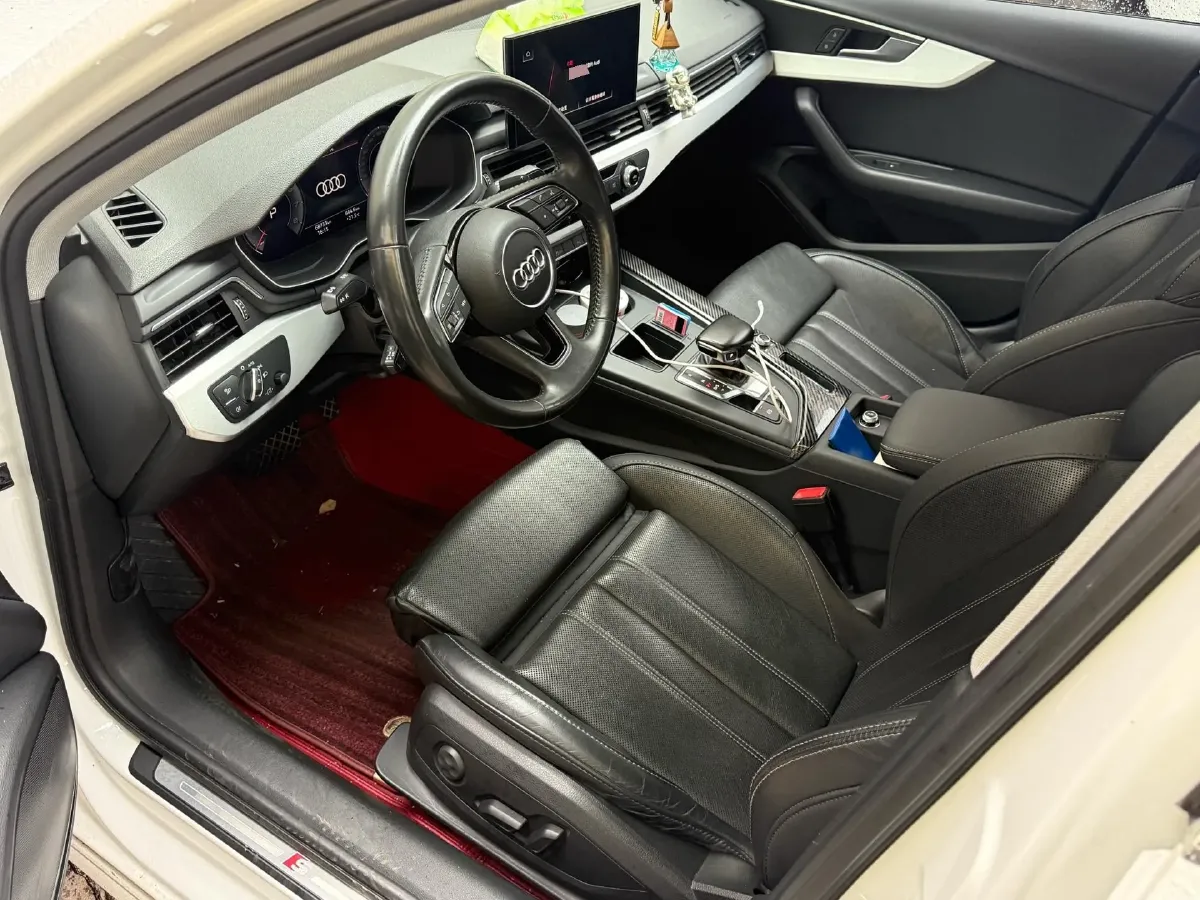 2020 Audi A4L 2.0T 190HP L4 7DCT,autocango,china used car exporter,china ev exporter,chinese used car exporter,chinese used ev exporter