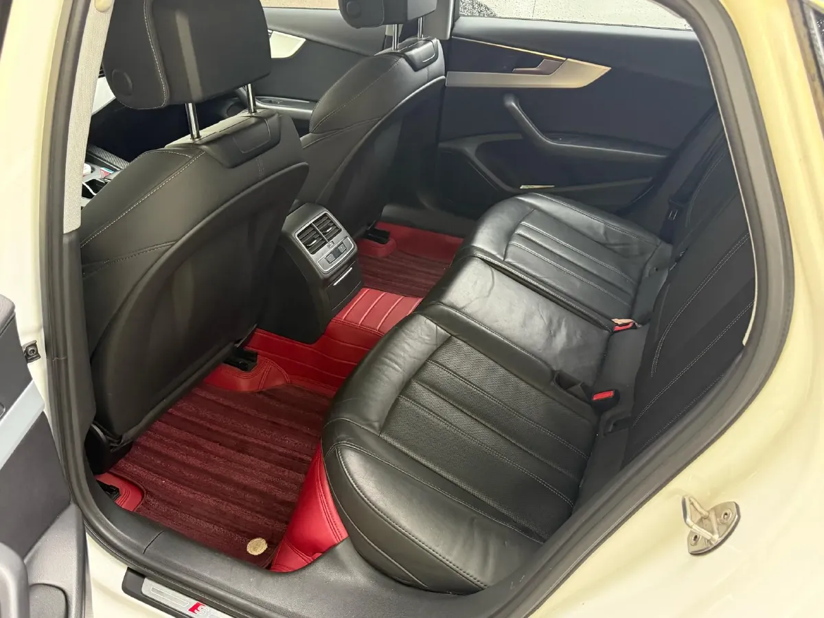 2020 Audi A4L 2.0T 190HP L4 7DCT,autocango,china used car exporter,china ev exporter,chinese used car exporter,chinese used ev exporter