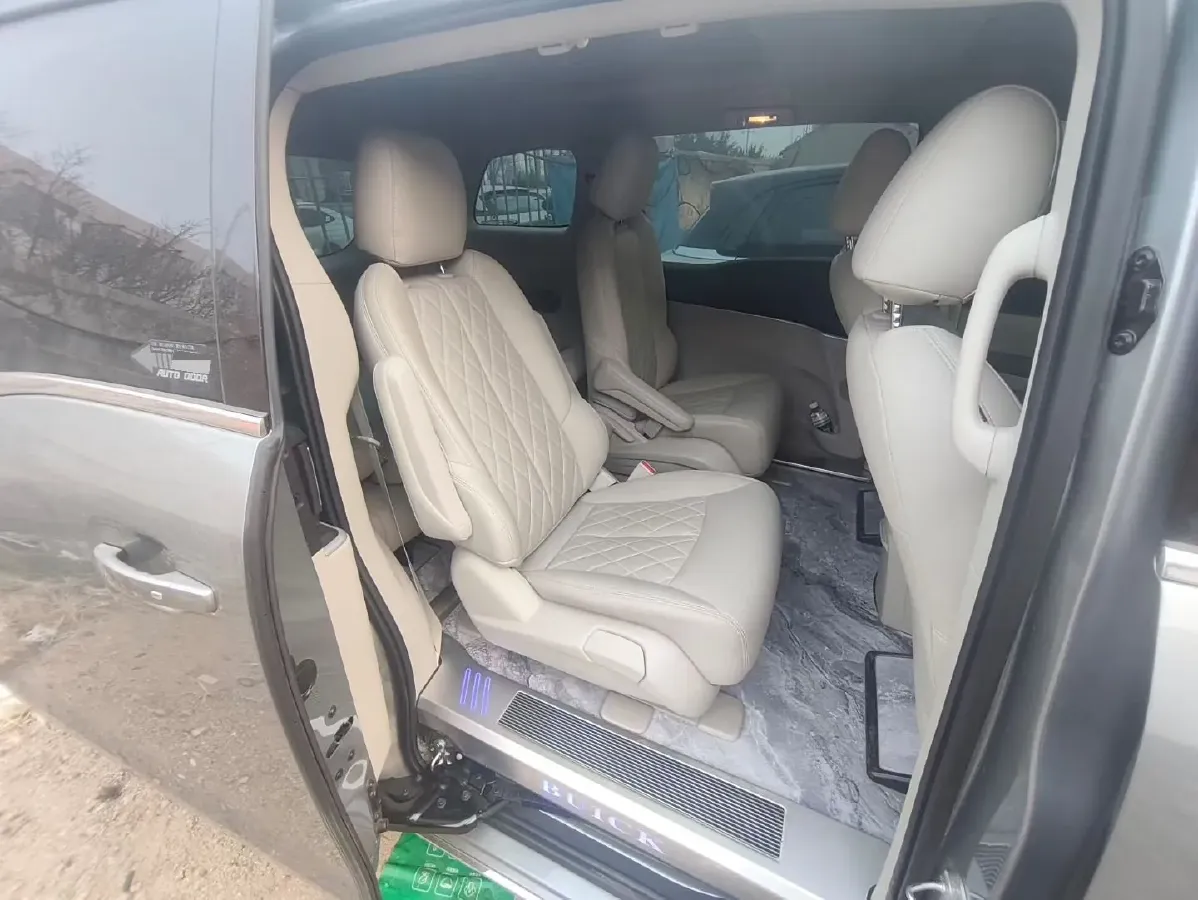 2023 Buick GL8 2.0T 237HP L4 9AT,autocango,china used car exporter,china ev exporter,chinese used car exporter,chinese used ev exporter