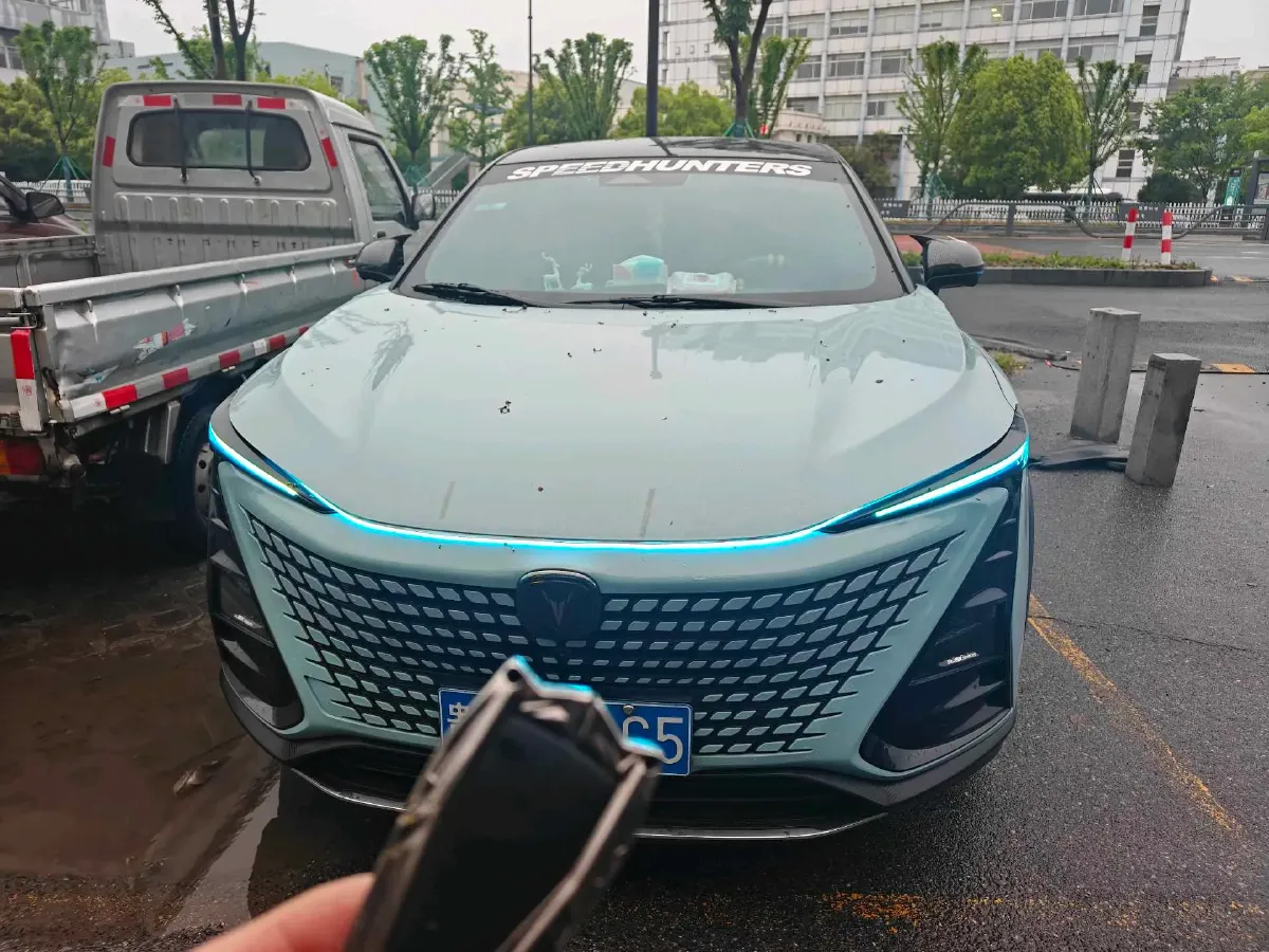 2022 ChangAn UNI-T 2.0T 233HP L4 8AT,autocango,china used car exporter,china ev exporter,chinese used car exporter,chinese used ev exporter