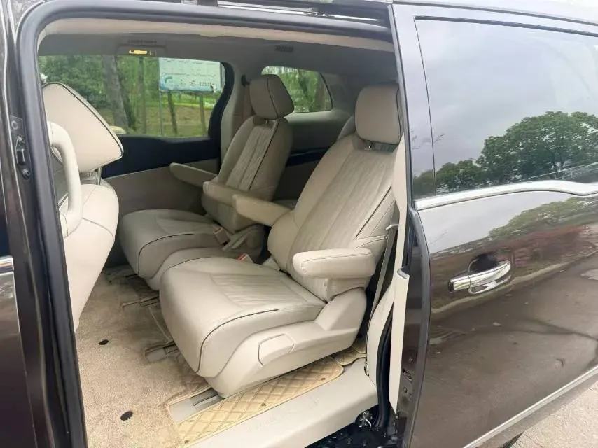 2021 Buick GL8 2.0T 237HP L4 9AT,autocango,china used car exporter,china ev exporter,chinese used car exporter,chinese used ev exporter