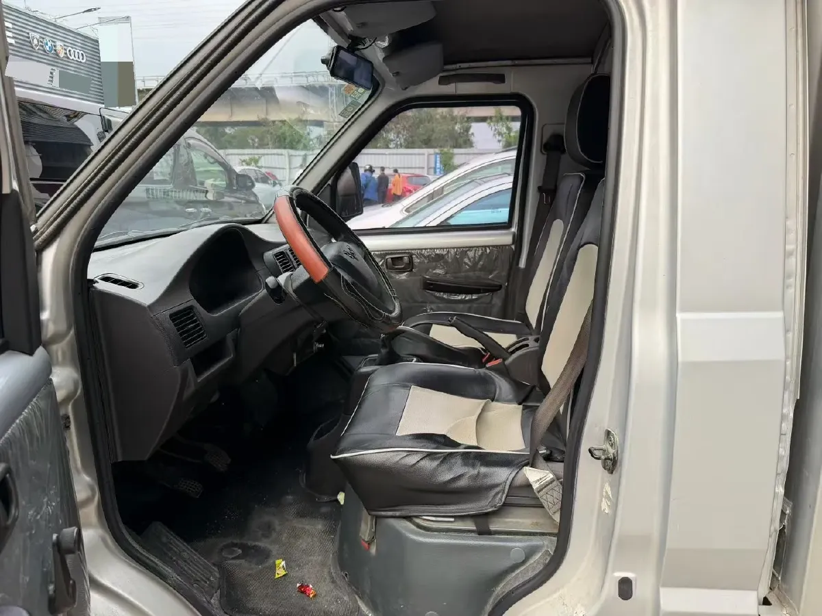 2021 WuLing RongGuang Mini Truck 1.5L 99HP L4 5MT,autocango,china used car exporter,china ev exporter,chinese used car exporter,chinese used ev exporter