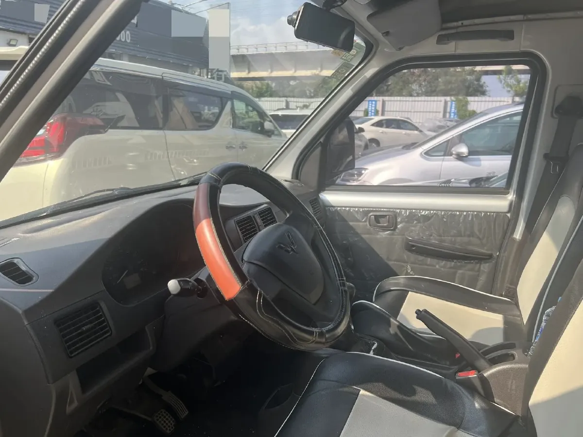 2021 WuLing RongGuang Mini Truck 1.5L 99HP L4 5MT,autocango,china used car exporter,china ev exporter,chinese used car exporter,chinese used ev exporter