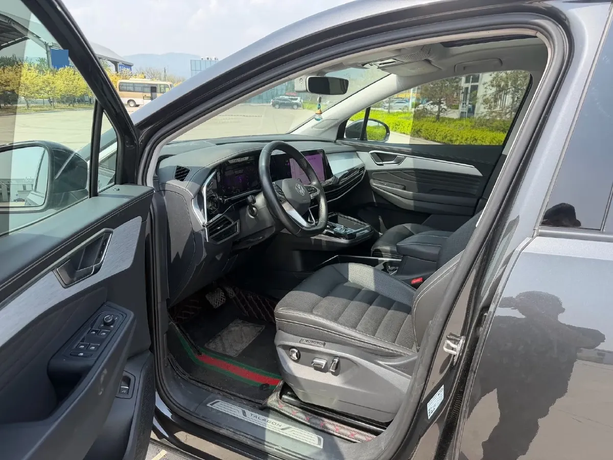 2022 Volkswagen Talagon 2.0T 220HP L4 7DCT,autocango,china used car exporter,china ev exporter,chinese used car exporter,chinese used ev exporter