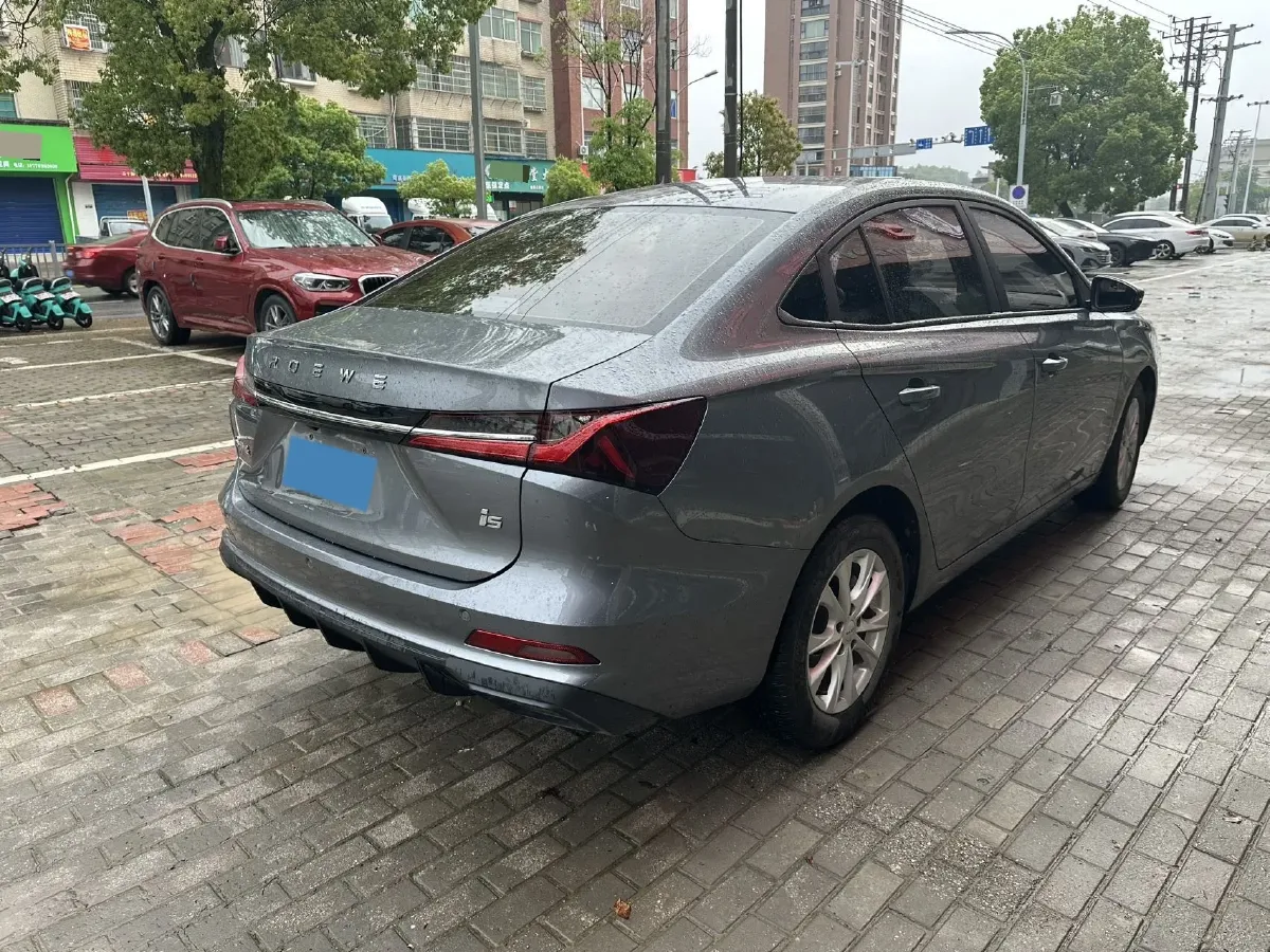 2026 Roewe i5 1.5L 129HP L4 5MT,autocango,china used car exporter,china ev exporter,chinese used car exporter,chinese used ev exporter