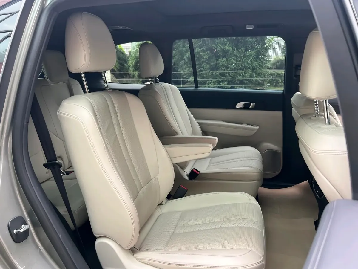 2020 Li ONE Range Extended 131HP REEV 40.5KWH,autocango,china used car exporter,china ev exporter,chinese used car exporter,chinese used ev exporter