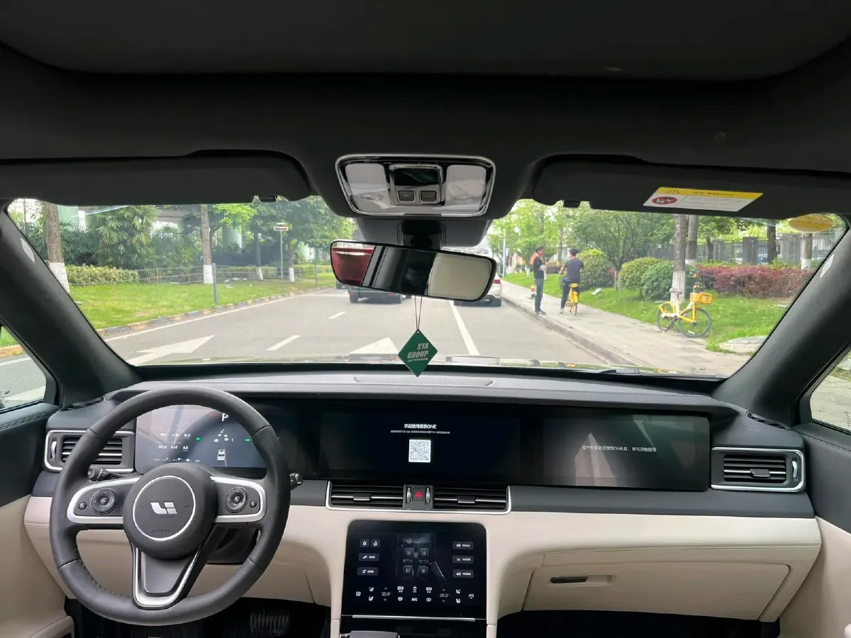 2020 Li ONE Range Extended 131HP REEV 40.5KWH,autocango,china used car exporter,china ev exporter,chinese used car exporter,chinese used ev exporter