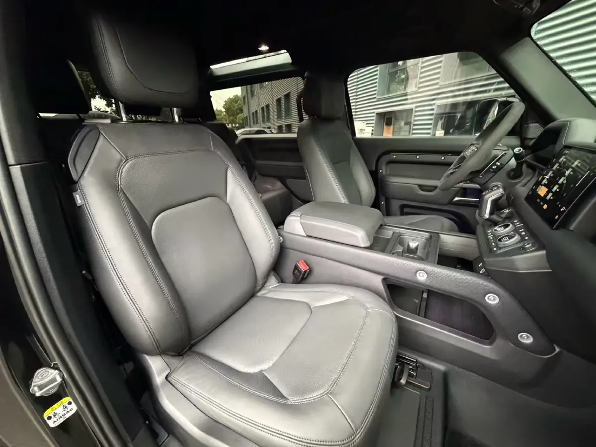 2024 Land Rover Defender 5.0T 525HP V8 8AT,autocango,china used car exporter,china ev exporter,chinese used car exporter,chinese used ev exporter