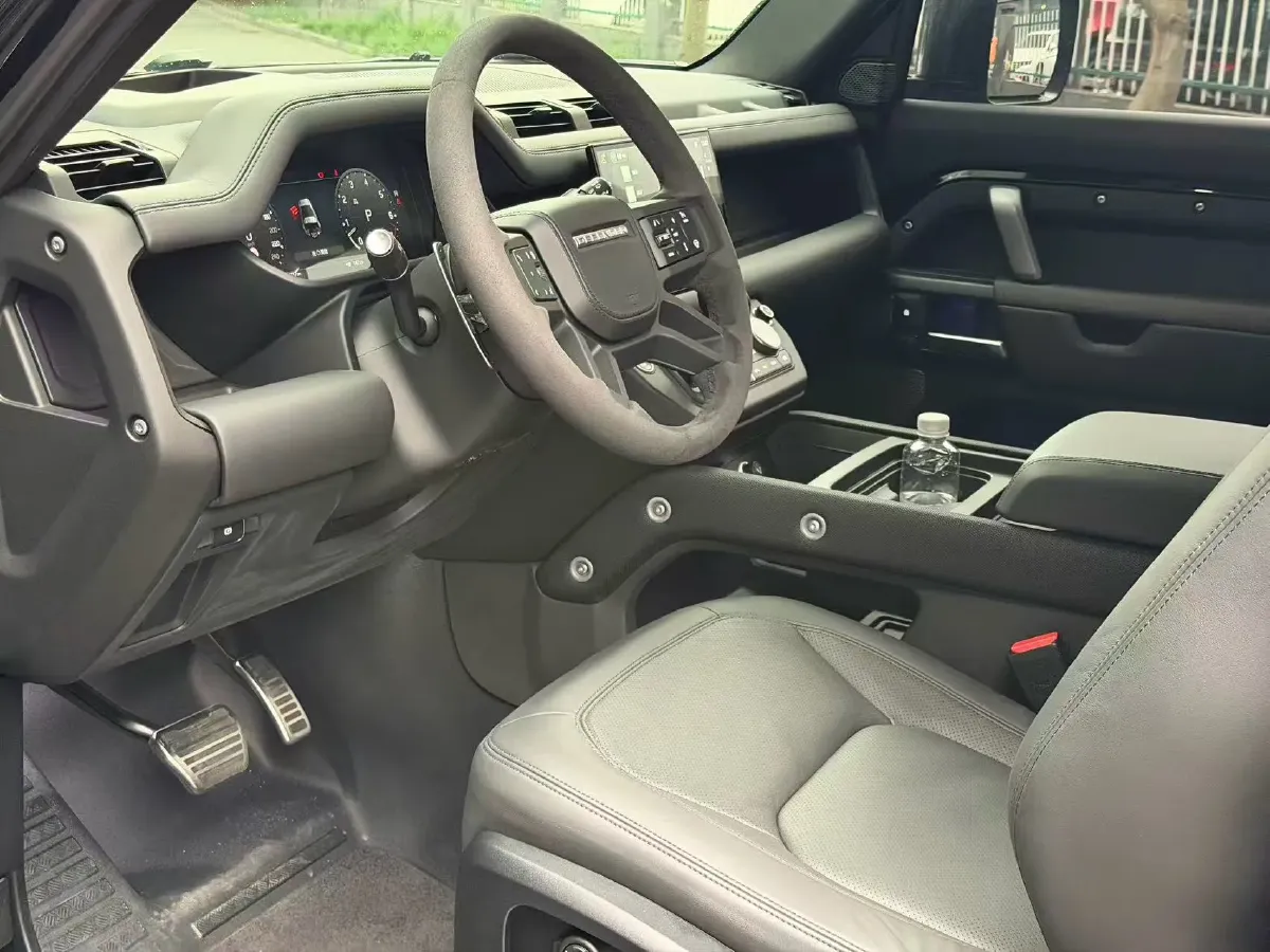 2024 Land Rover Defender 5.0T 525HP V8 8AT,autocango,china used car exporter,china ev exporter,chinese used car exporter,chinese used ev exporter