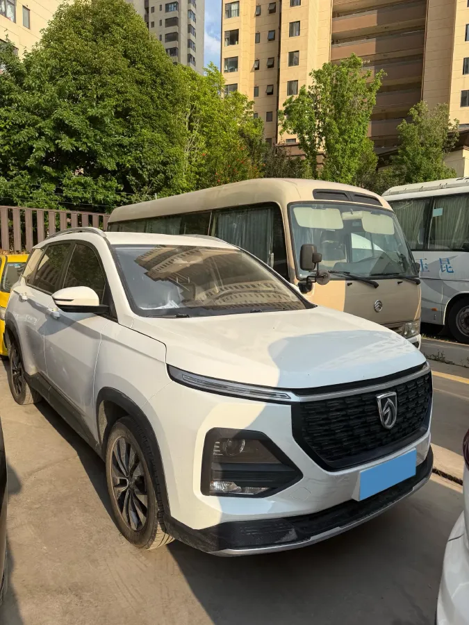 2020 BaoJun 530 1.5T 147HP L4 6MT,autocango,china used car exporter,china ev exporter,chinese used car exporter,chinese used ev exporter