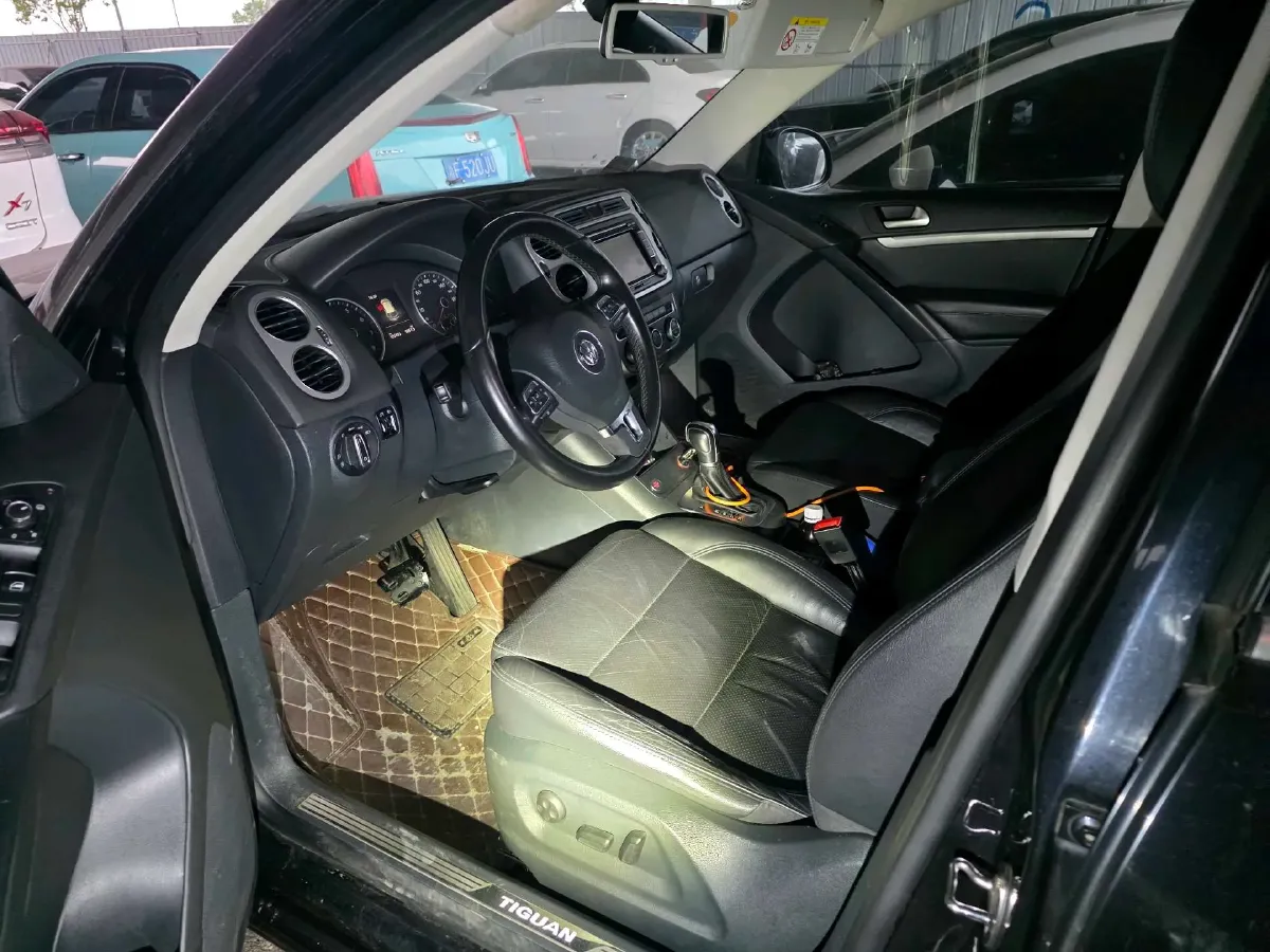 2015 Volkswagen Tiguan 1.8T 160HP L4 6AT,autocango,china used car exporter,china ev exporter,chinese used car exporter,chinese used ev exporter
