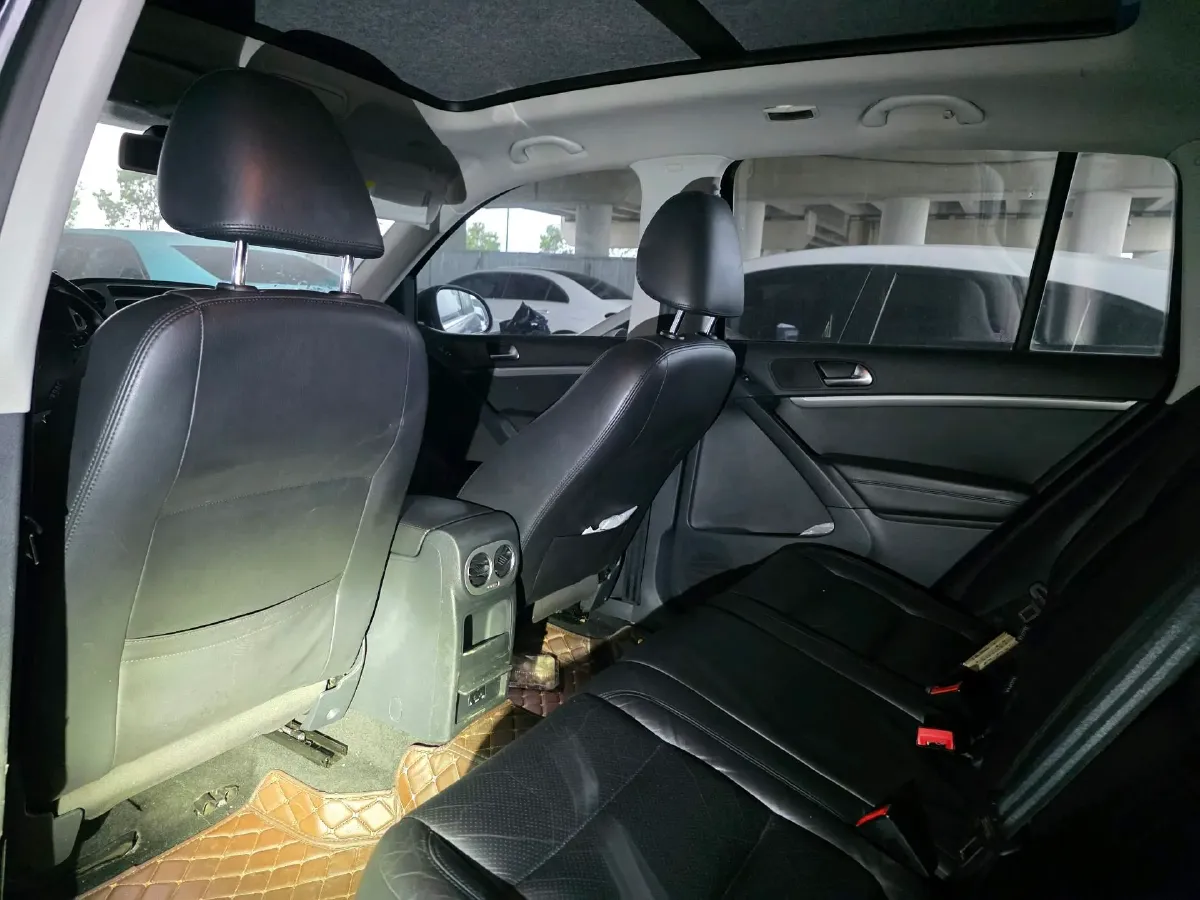 2015 Volkswagen Tiguan 1.8T 160HP L4 6AT,autocango,china used car exporter,china ev exporter,chinese used car exporter,chinese used ev exporter