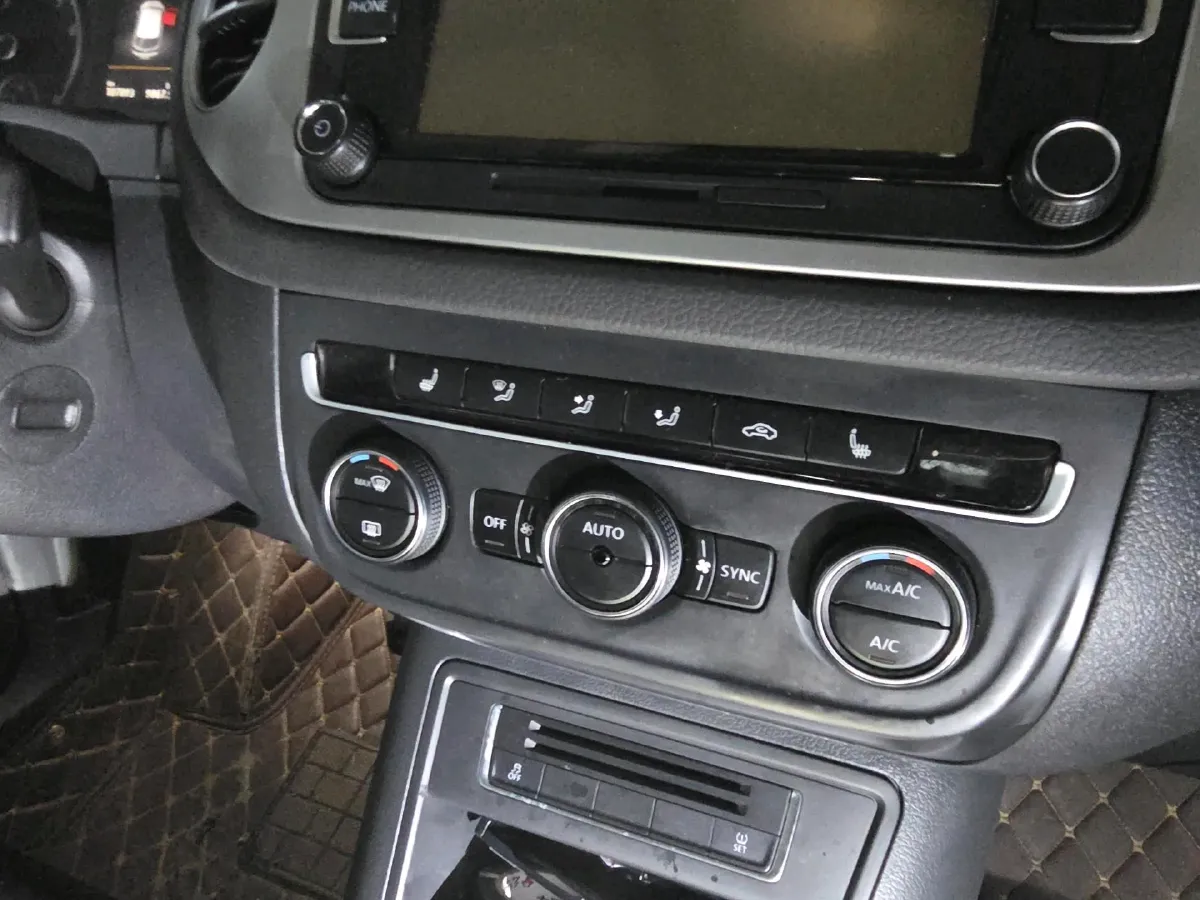 2015 Volkswagen Tiguan 1.8T 160HP L4 6AT,autocango,china used car exporter,china ev exporter,chinese used car exporter,chinese used ev exporter