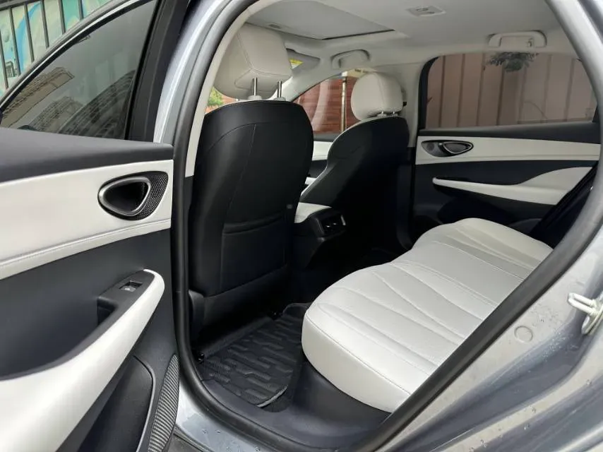 2025 BYD Seal05 DM-i 1.5L 101HP L4 E-CVT PHEV 15.87KWH,autocango,china used car exporter,china ev exporter,chinese used car exporter,chinese used ev exporter