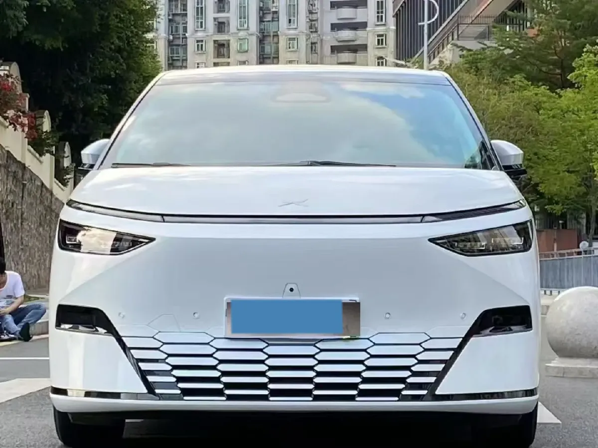 2024 Xpeng X9 BEV 84.5KWH,autocango,china used car exporter,china ev exporter,chinese used car exporter,chinese used ev exporter