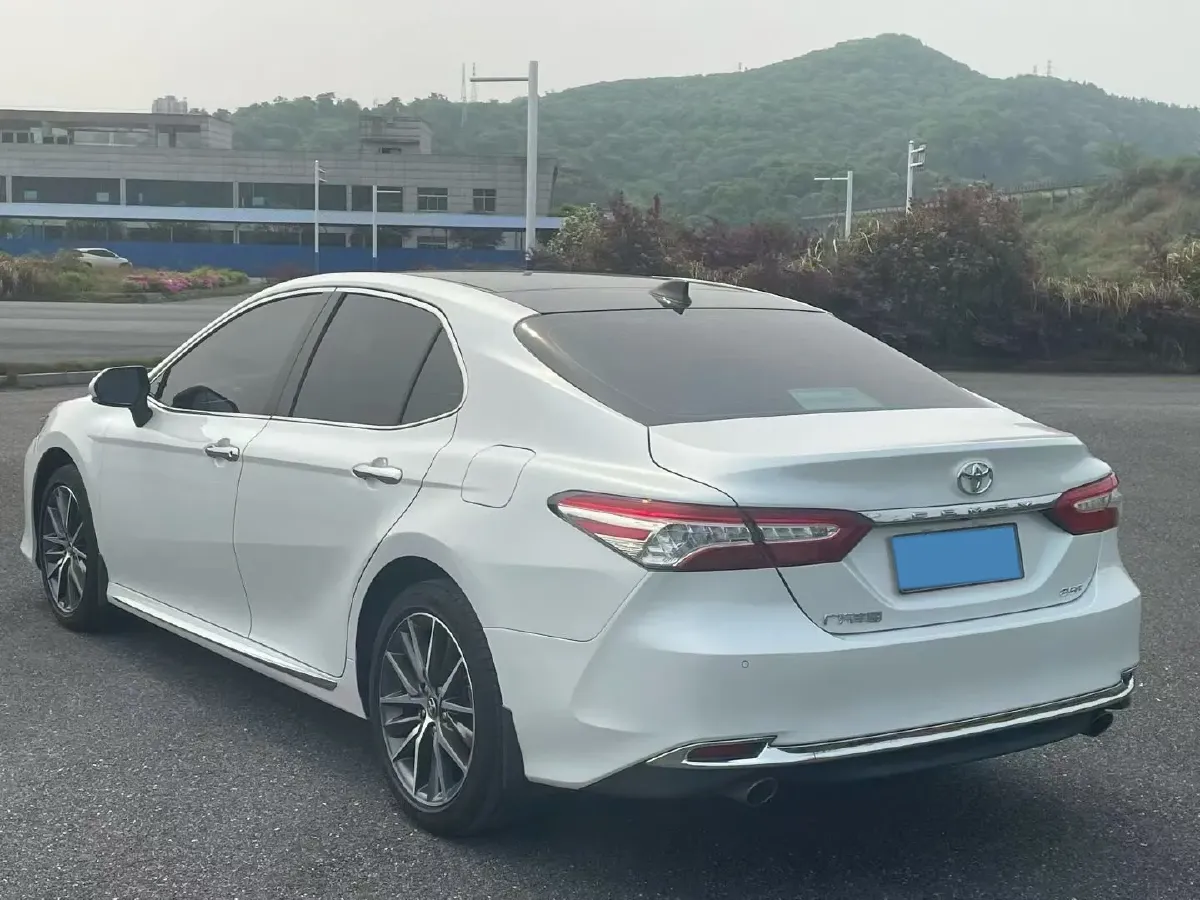 2021 Toyota Camry 2.5L 209HP L4 8AT,autocango,china used car exporter,china ev exporter,chinese used car exporter,chinese used ev exporter