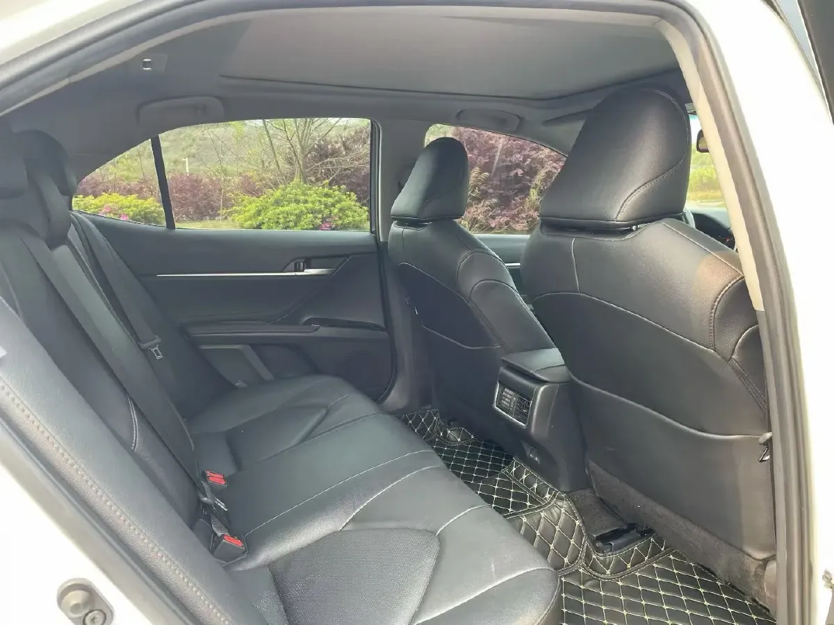 2021 Toyota Camry 2.5L 209HP L4 8AT,autocango,china used car exporter,china ev exporter,chinese used car exporter,chinese used ev exporter