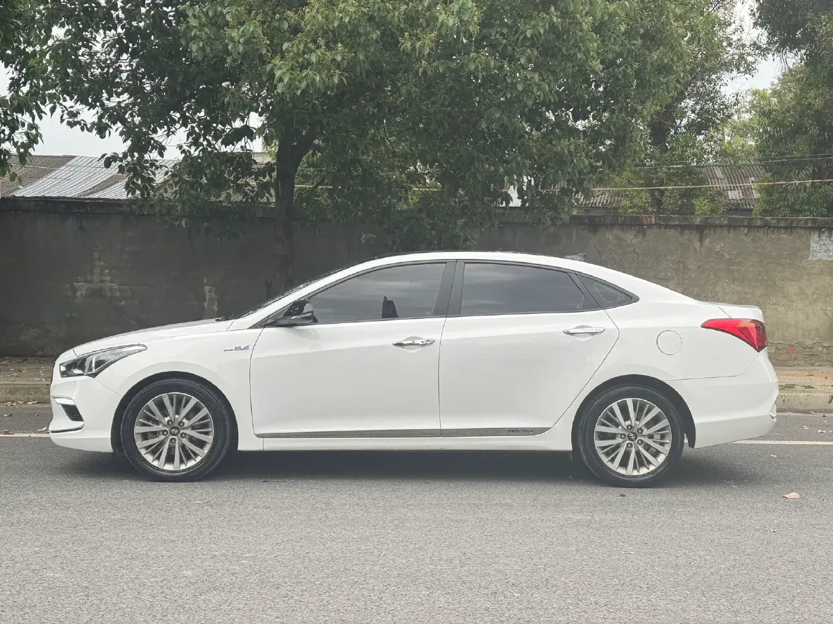 2017 Hyundai Mistra 1.6T 175HP L4 7DCT,autocango,china used car exporter,china ev exporter,chinese used car exporter,chinese used ev exporter