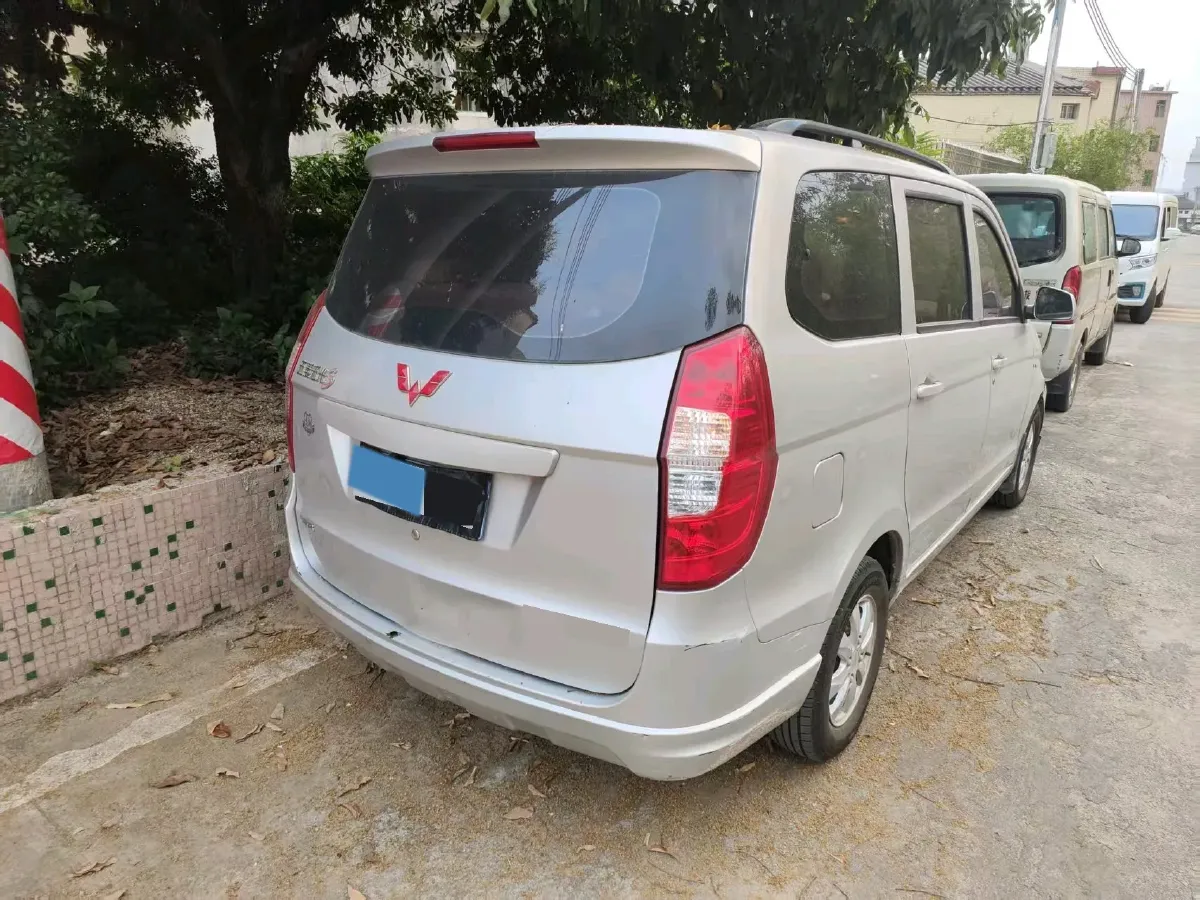 2018 WuLing HongGuang 1.5L 105HP L4 5MT,autocango,china used car exporter,china ev exporter,chinese used car exporter,chinese used ev exporter