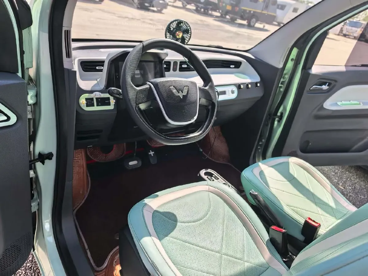 2021 WuLing HongGuang MINI EV BEV 13.9KWH,autocango,china used car exporter,china ev exporter,chinese used car exporter,chinese used ev exporter