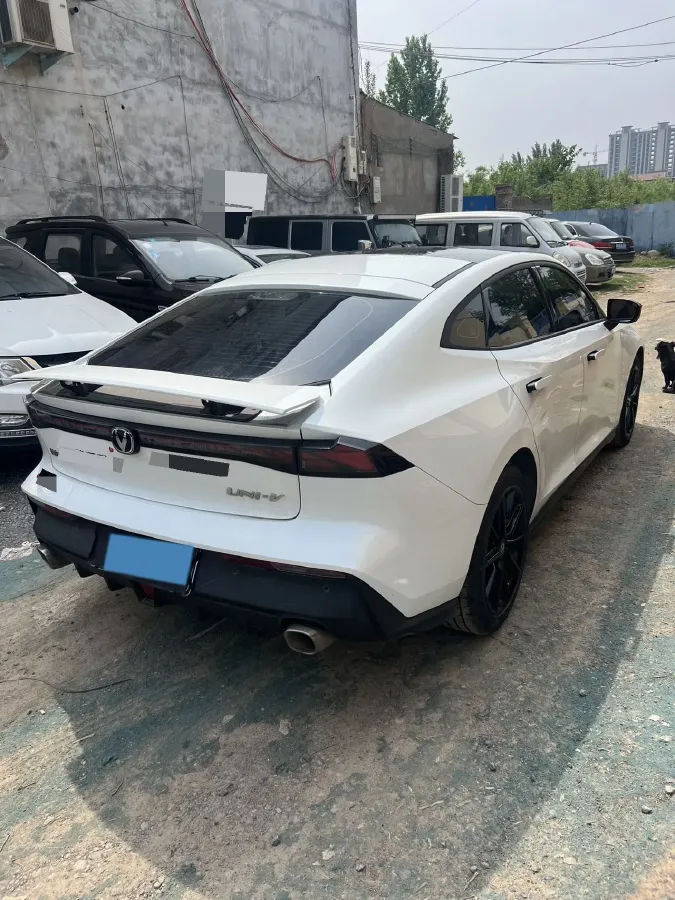 2022 ChangAn UNI-V 1.5T 188HP L4 7DCT,autocango,china used car exporter,china ev exporter,chinese used car exporter,chinese used ev exporter