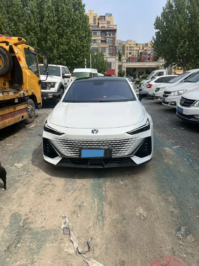 2022 ChangAn UNI-V 1.5T 188HP L4 7DCT,autocango,china used car exporter,china ev exporter,chinese used car exporter,chinese used ev exporter
