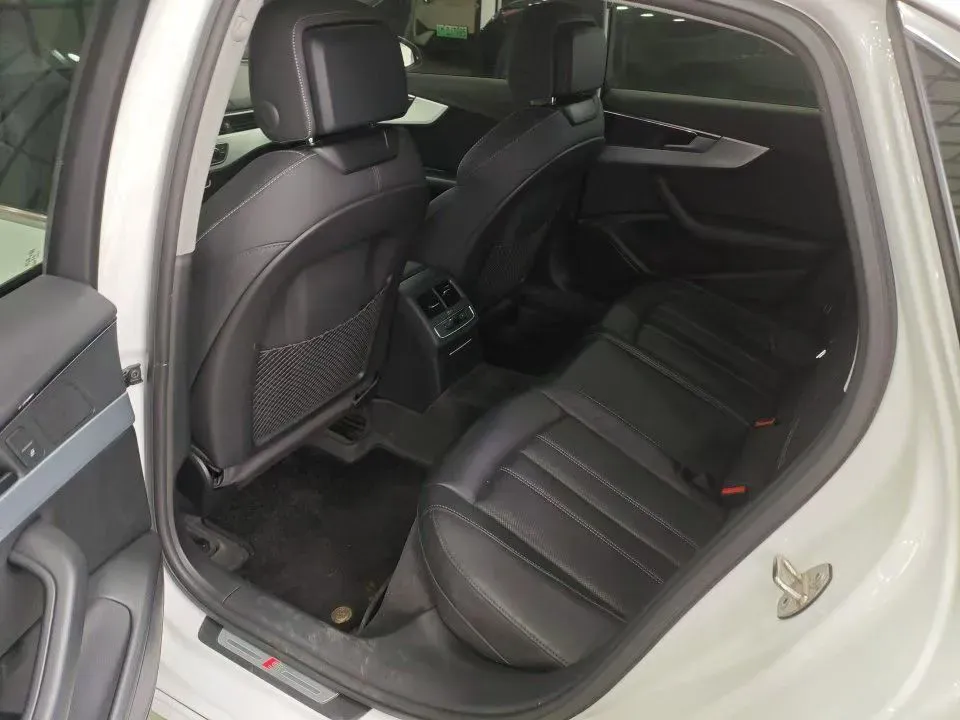 2020 Audi A4L 2.0T 190HP L4 7DCT,autocango,china used car exporter,china ev exporter,chinese used car exporter,chinese used ev exporter