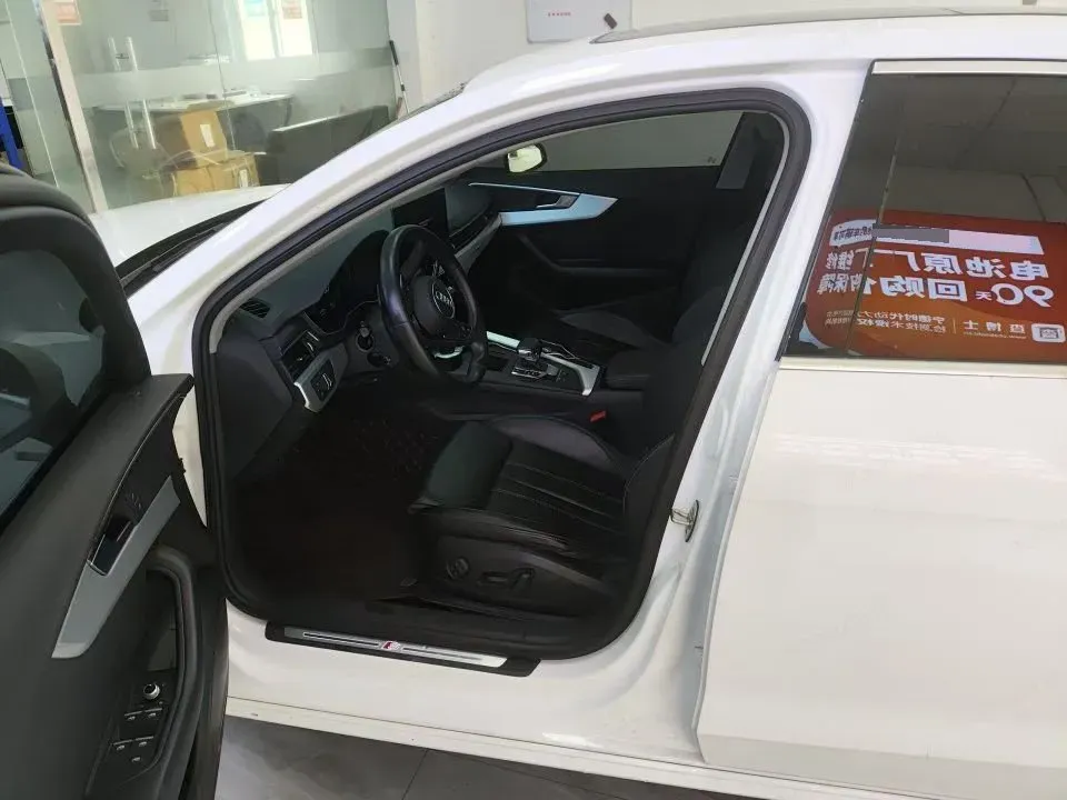 2020 Audi A4L 2.0T 190HP L4 7DCT,autocango,china used car exporter,china ev exporter,chinese used car exporter,chinese used ev exporter